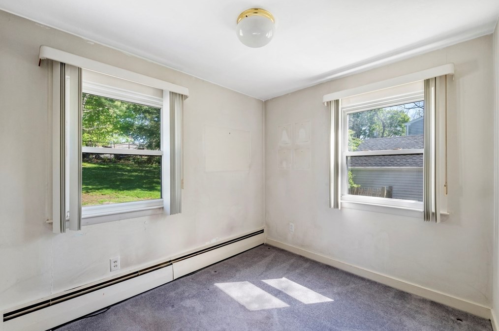 289 Shr Dr, Marblehead MA 01945-1452 exterior