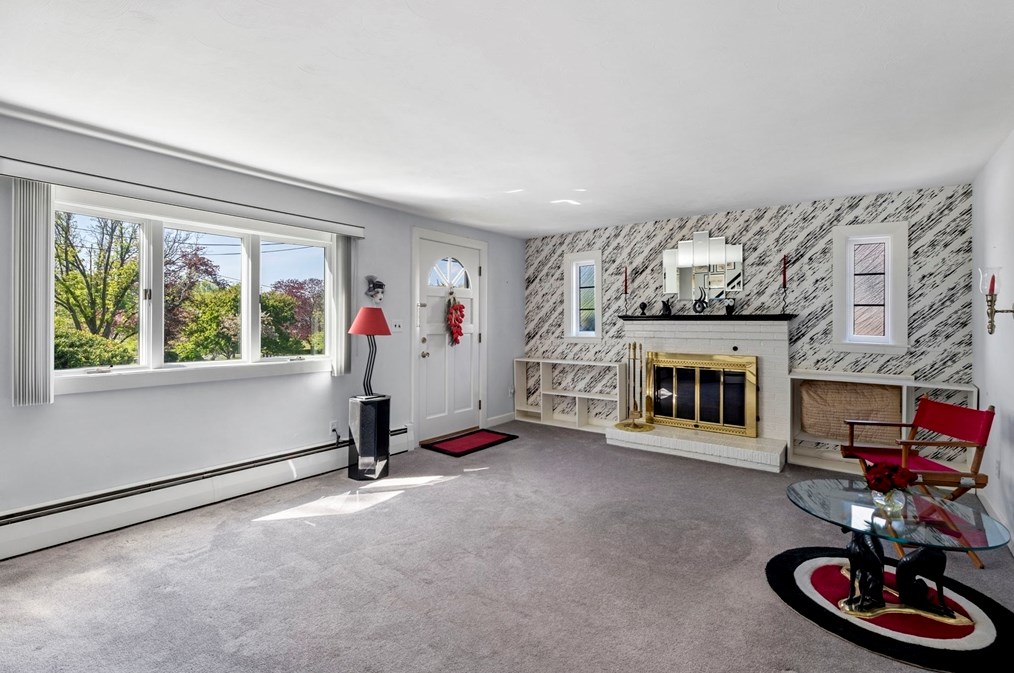 289 Shr Dr, Marblehead MA 01945-1452 exterior