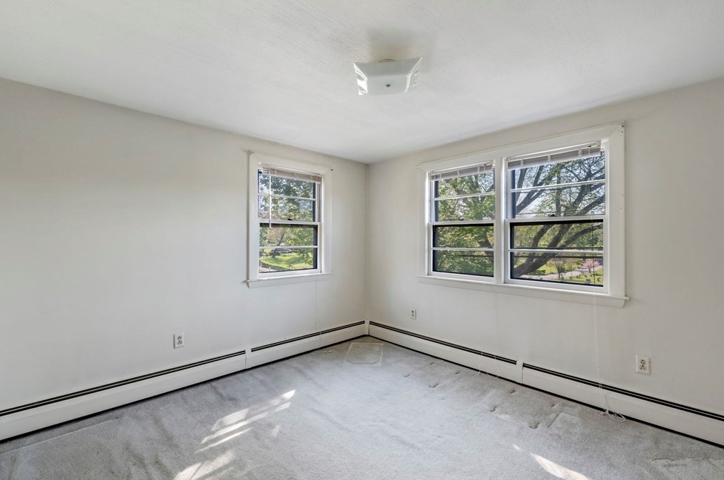 289 Shr Dr, Marblehead MA 01945-1452 exterior