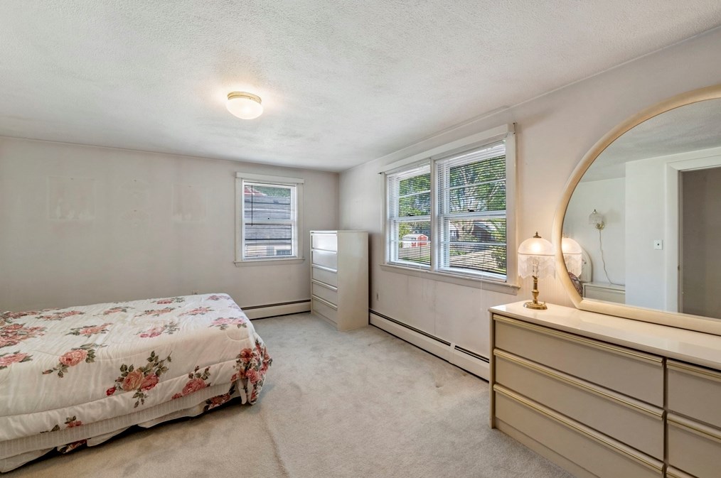 289 Shr Dr, Marblehead MA 01945-1452 exterior