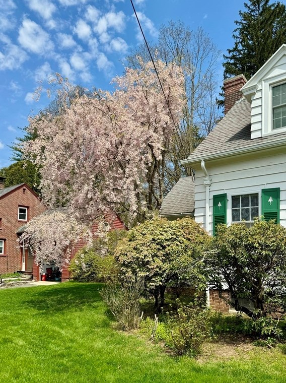 68 Blue Hills Rd, Amherst, MA 01002