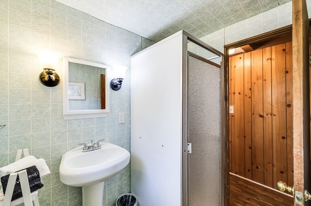 65 Boreen Rd, Eastham MA 02642-2947 exterior