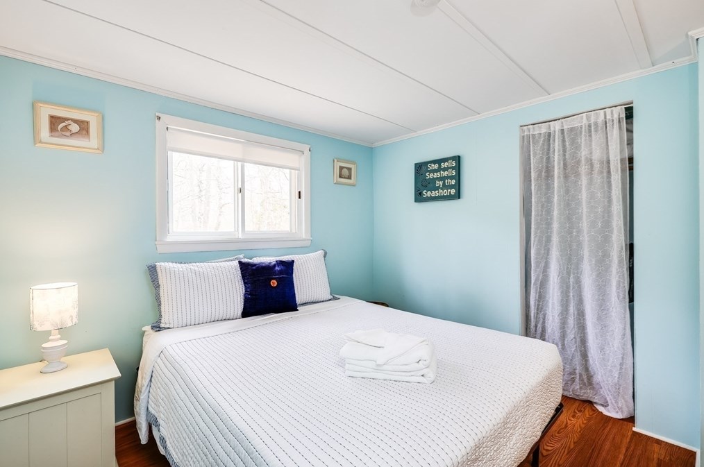 65 Boreen Rd, Eastham MA 02642-2947 exterior