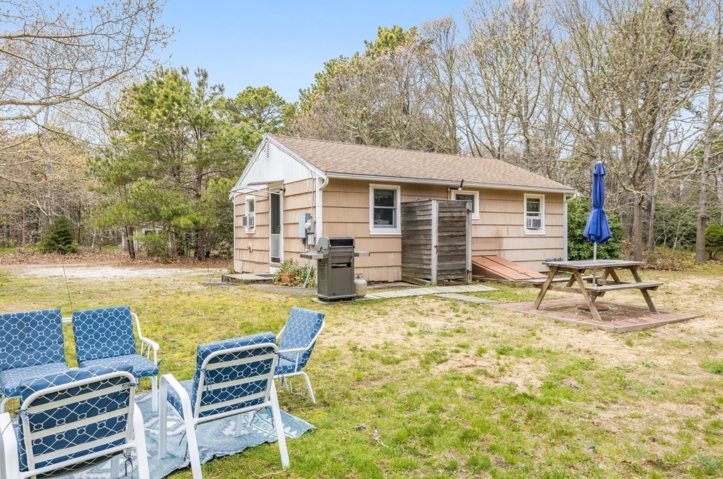 65 Boreen Rd, Eastham MA 02642-2947 exterior