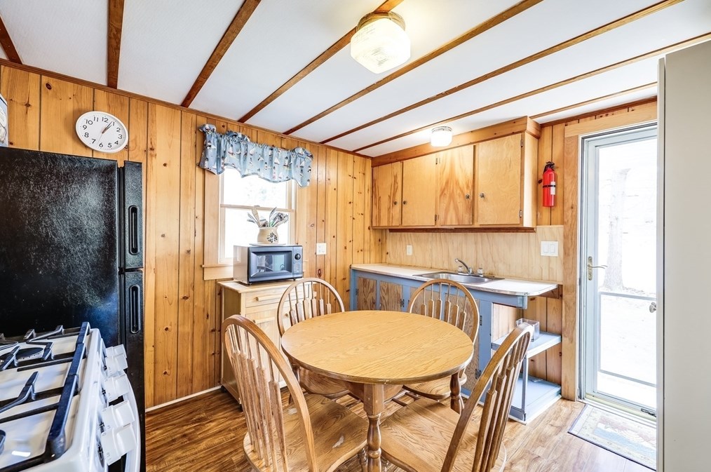 65 Boreen Rd, Eastham MA 02642-2947 exterior