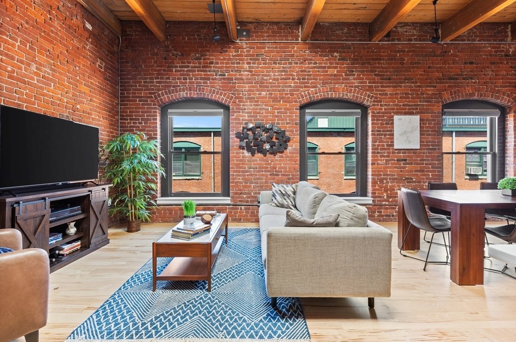 21 Wormwood St #619, Boston, MA 02210