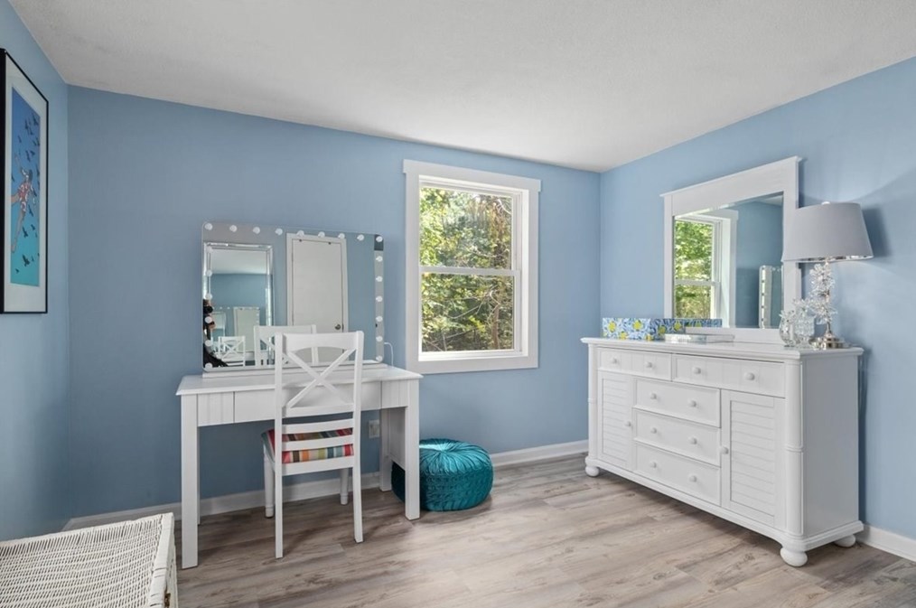 10 Thom Ave, Bourne MA  02532-4224 exterior