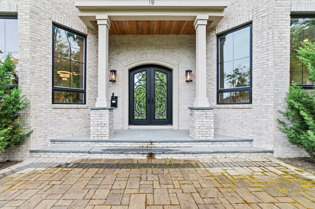 19 Boulder Rd, Newton, MA 02459