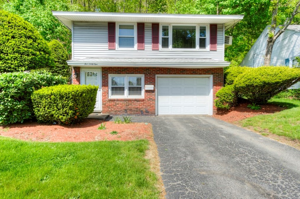 561 Chandler St, Worcester, MA 01602 exterior