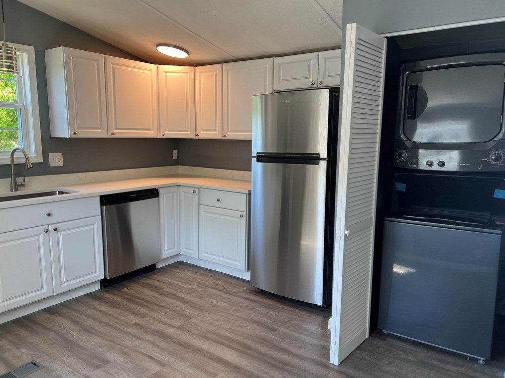 29 Cheryl Ln, Carver, MA 02330-1735