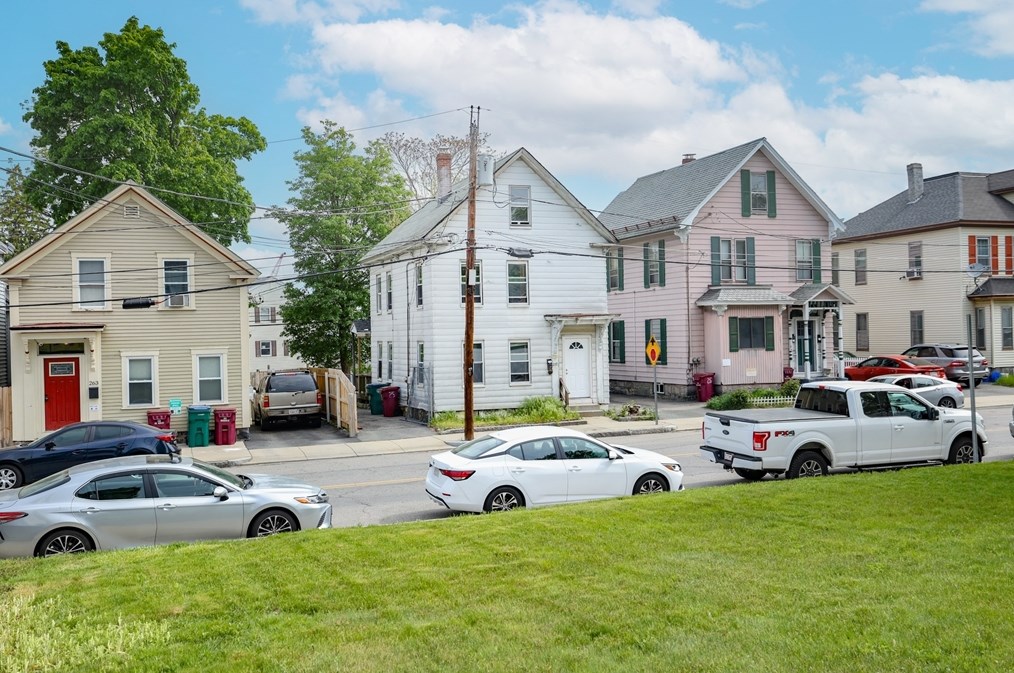 259 Branch St, Lowell, MA 01851 exterior