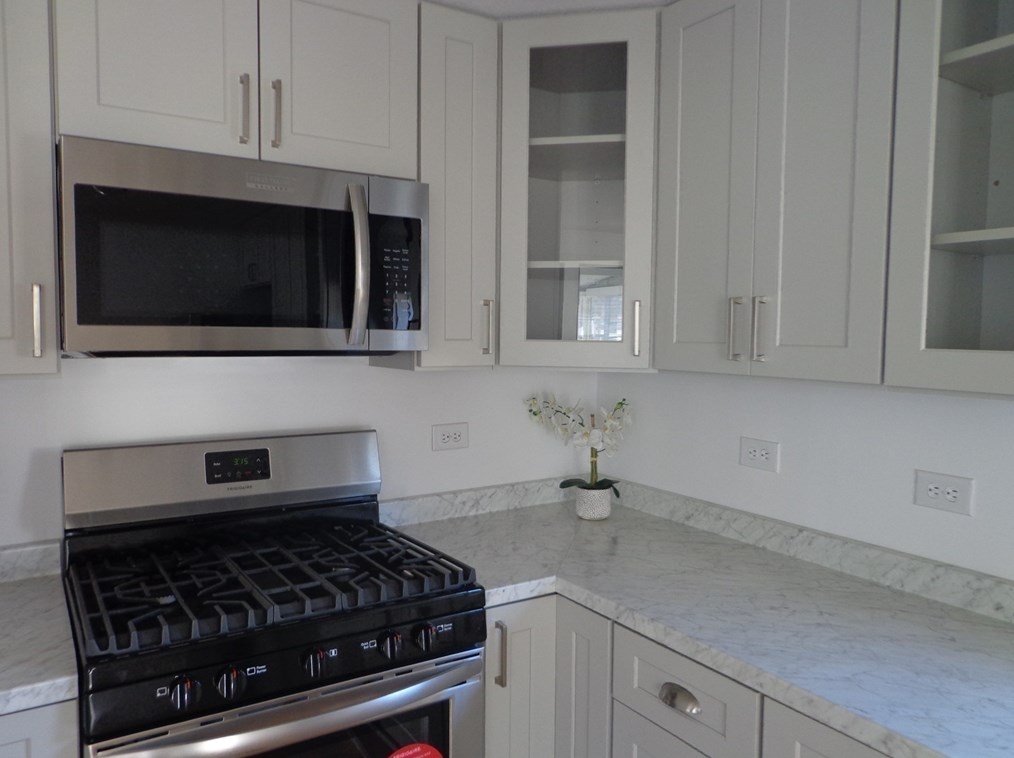 18 Bayberry Ln, Plymouth MA 02360-5029 exterior