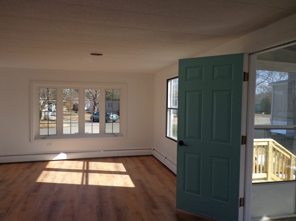 18 Bayberry Ln, Plymouth MA 02360-5029 exterior