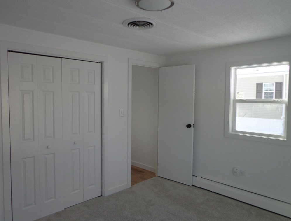 18 Bayberry Ln, Plymouth MA 02360-5029 exterior