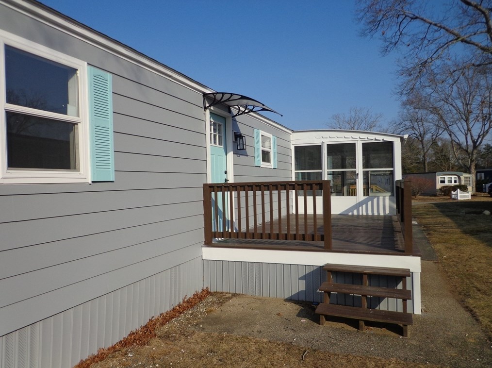 18 Bayberry Ln, Plymouth MA 02360-5029 exterior