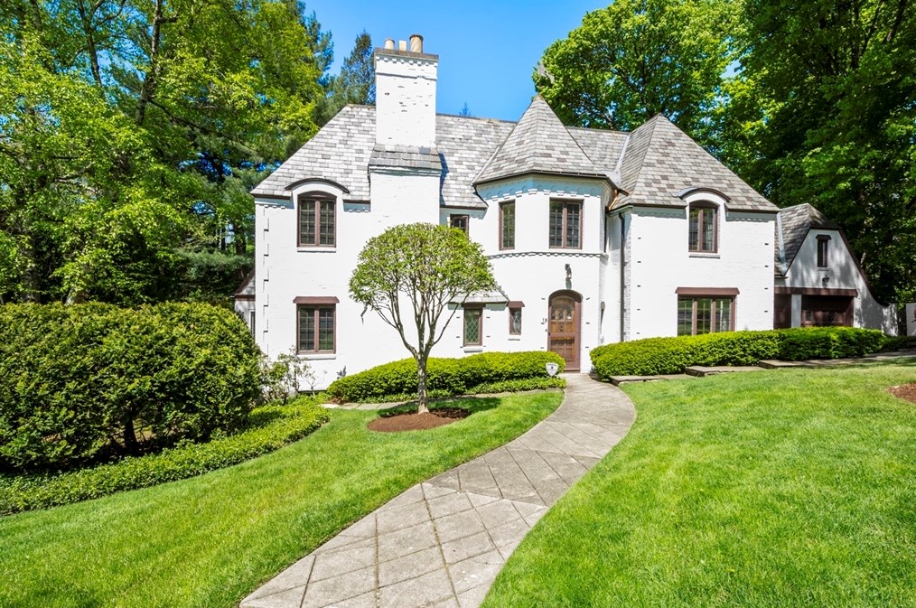 19 Westwood Dr, Worcester, MA 01609