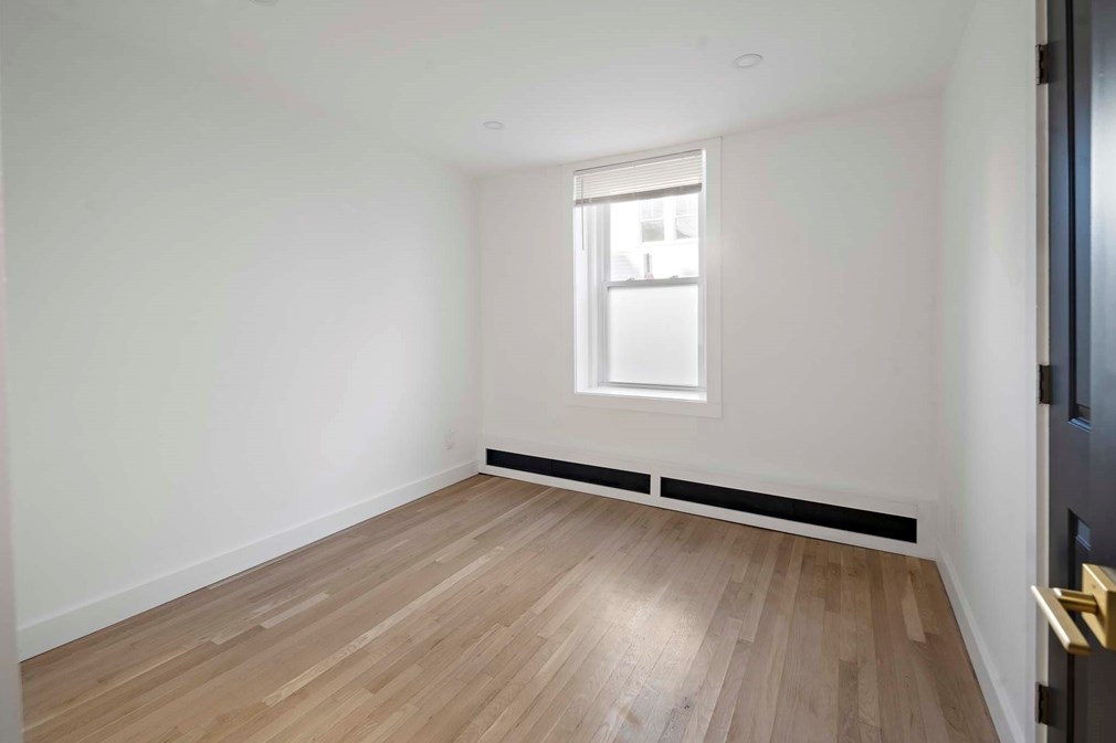 149 Derby St, Salem MA 01970-5630 exterior