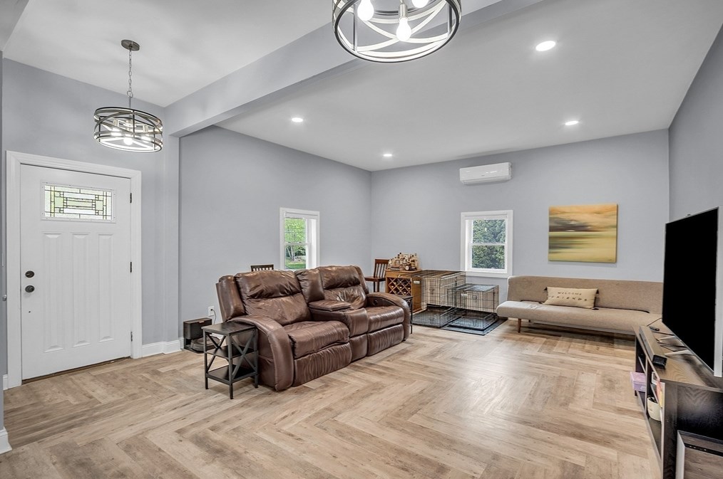 5 Maple St, Sutton MA 01590-1662 exterior