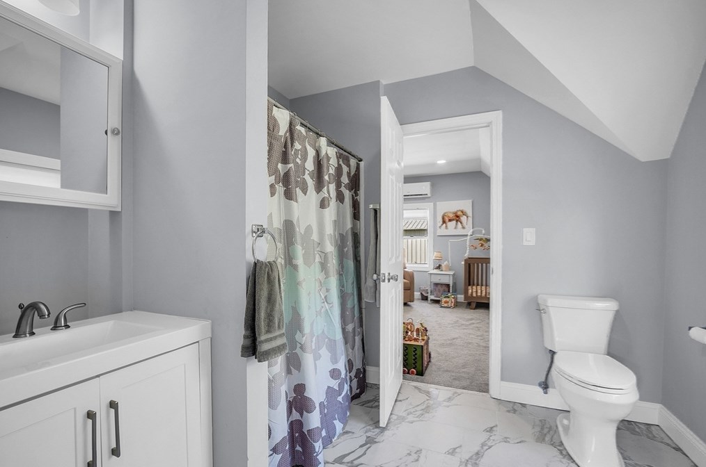 5 Maple St, Sutton MA 01590-1662 exterior