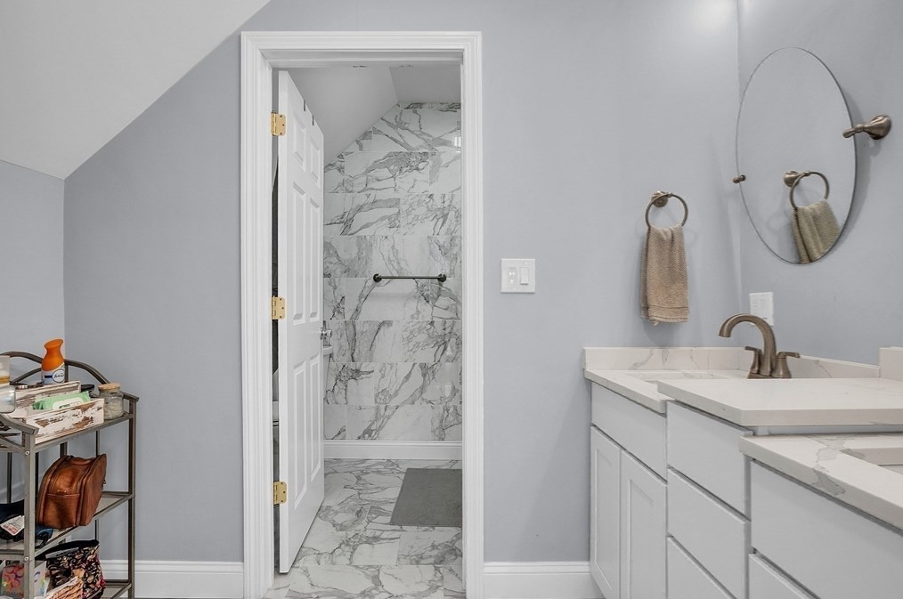 5 Maple St, Sutton MA 01590-1662 exterior