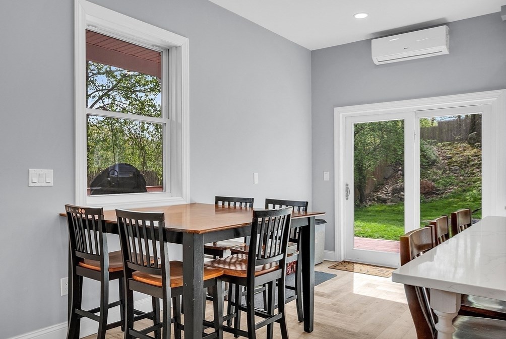 5 Maple St, Sutton MA 01590-1662 exterior