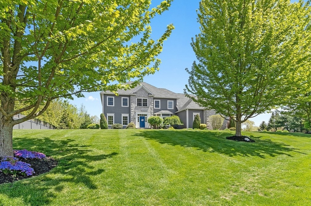 3 Balsam Cir, Shrewsbury, MA 01545-1574