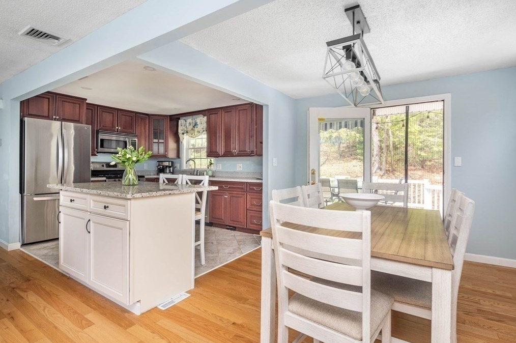 22 Ashberry St, Plymouth MA 02360-5217 exterior