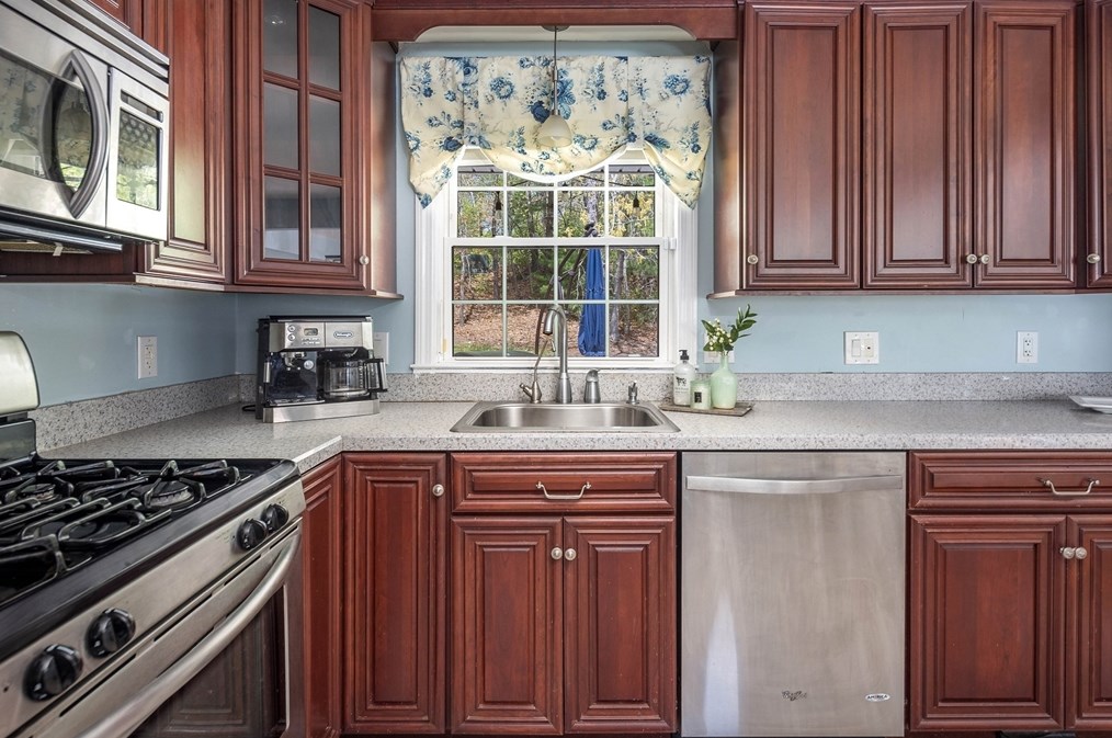 22 Ashberry St, Plymouth MA 02360-5217 exterior