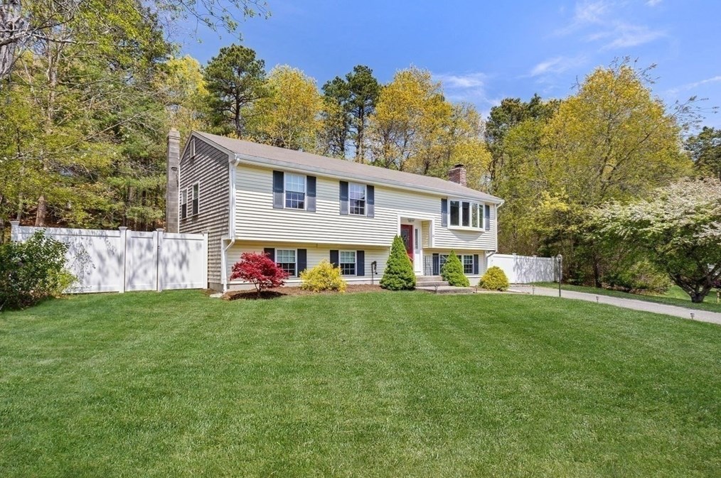 22 Ashberry St, Plymouth MA 02360-5217 exterior