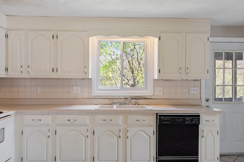 6 Fox Run Rd, Danvers MA 01923-1501 exterior