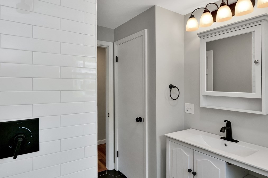 19 Francis Rd, Salem MA 01970-2908 exterior