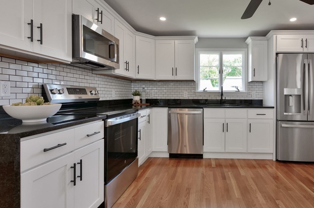 19 Francis Rd, Salem MA 01970-2908 exterior