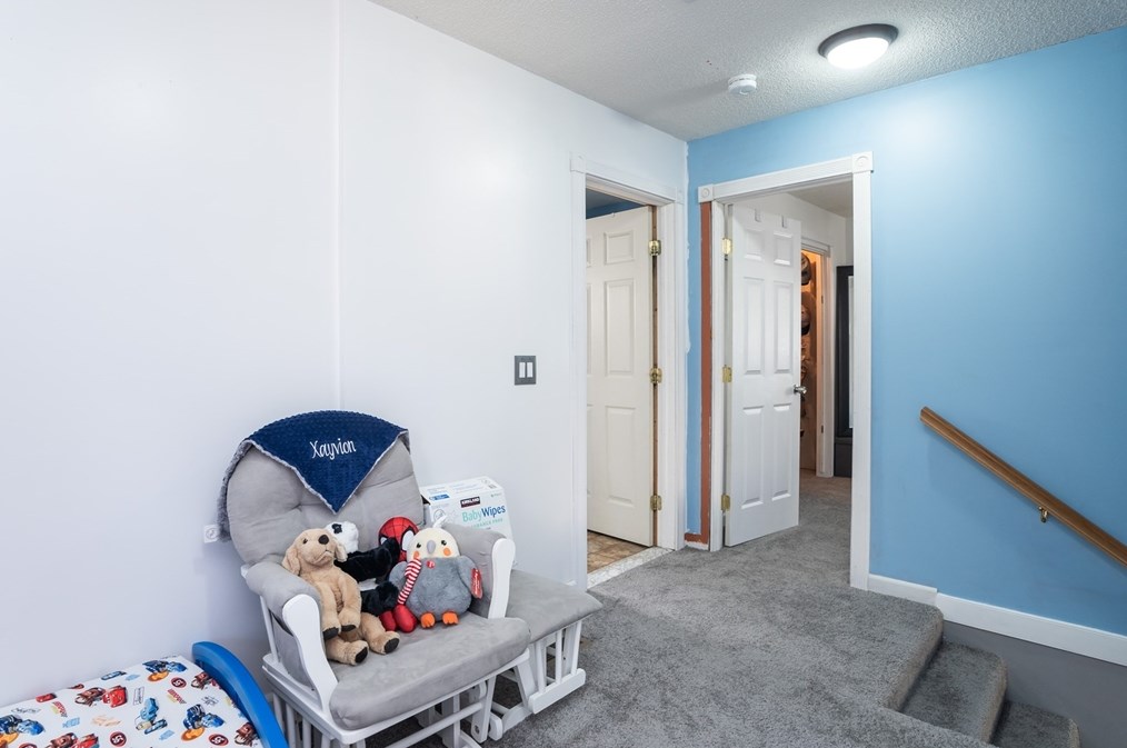 37 Greenwich Rd, Ware MA 01082-9304 exterior