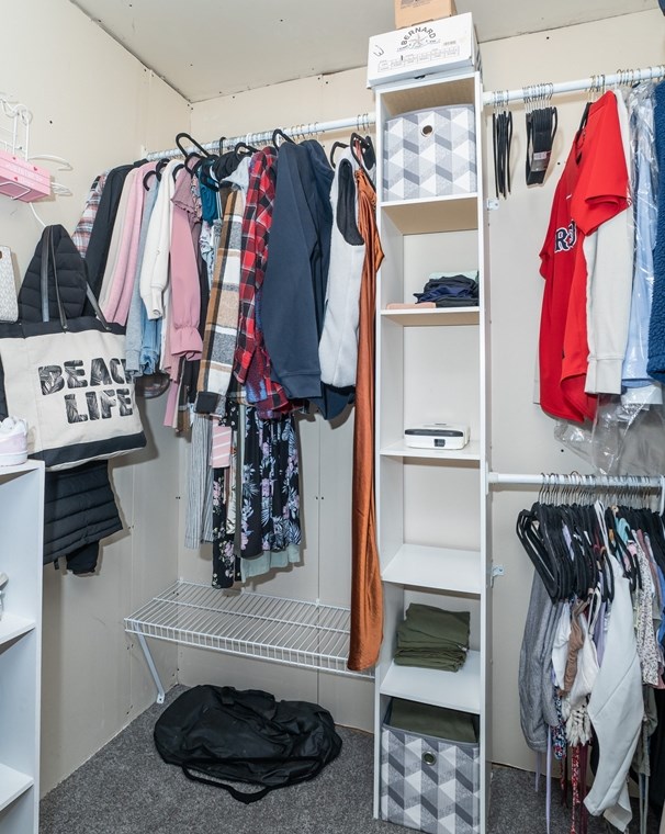 37 Greenwich Rd, Ware MA 01082-9304 exterior