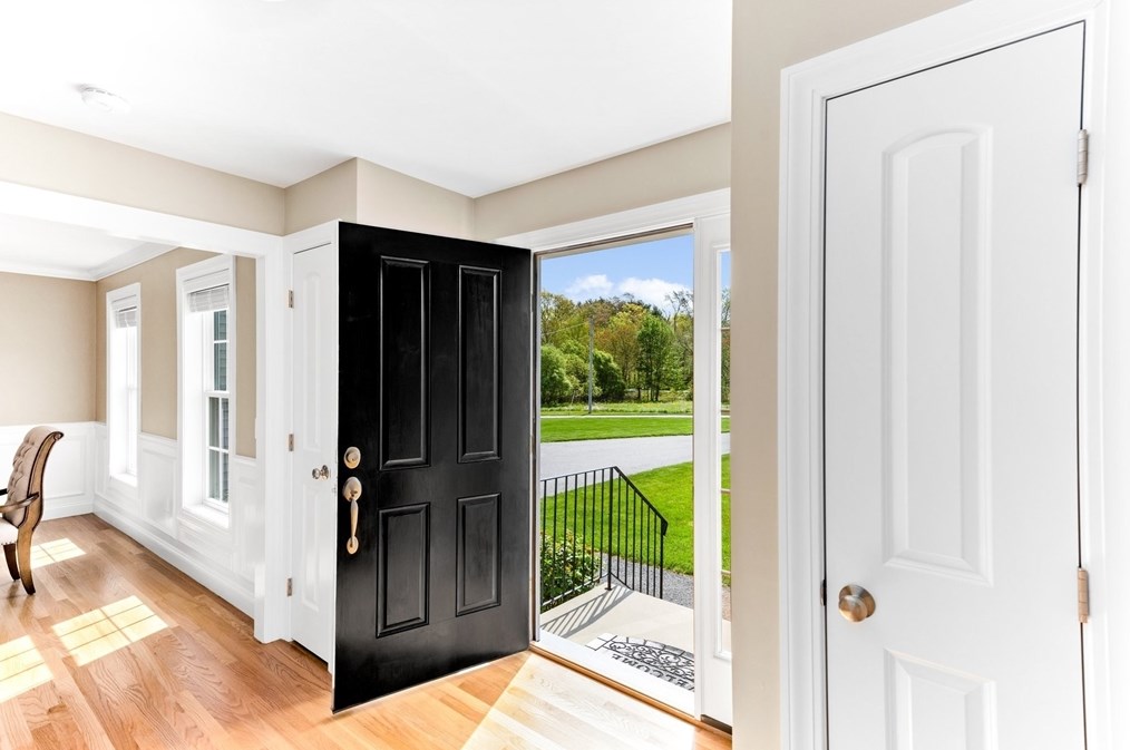 589 Tremont St #a, Taunton, MA 02780