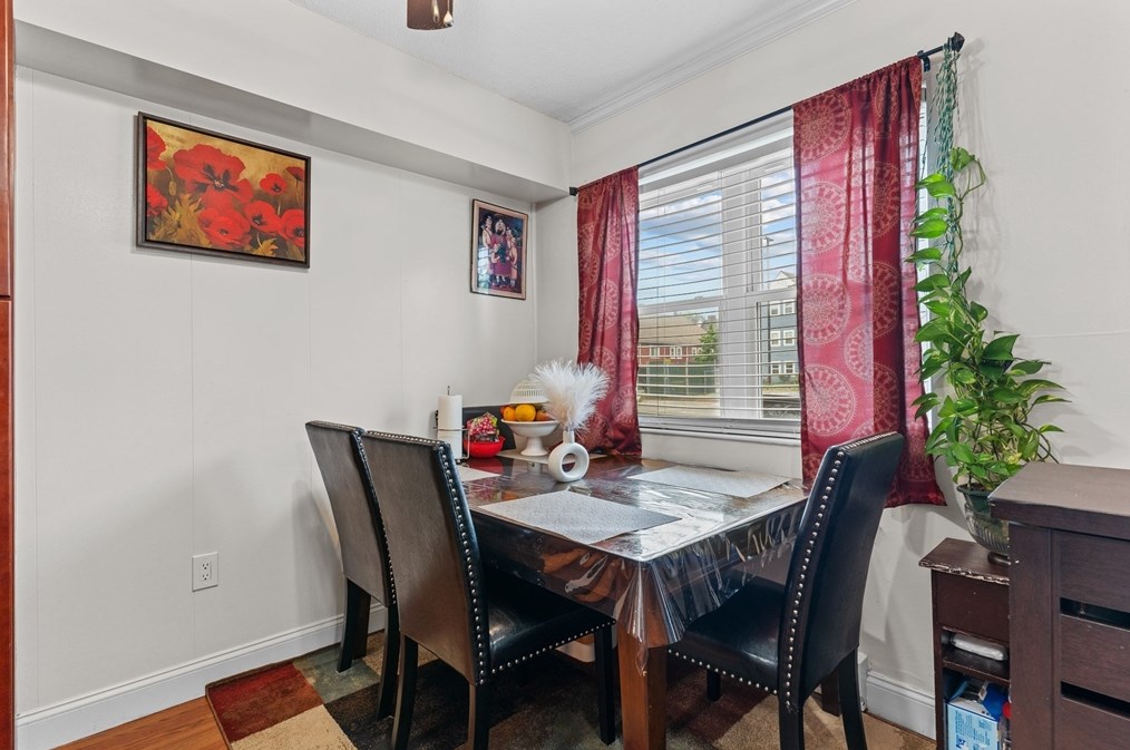 58 Marshall St, Somerville, MA 02145-2922