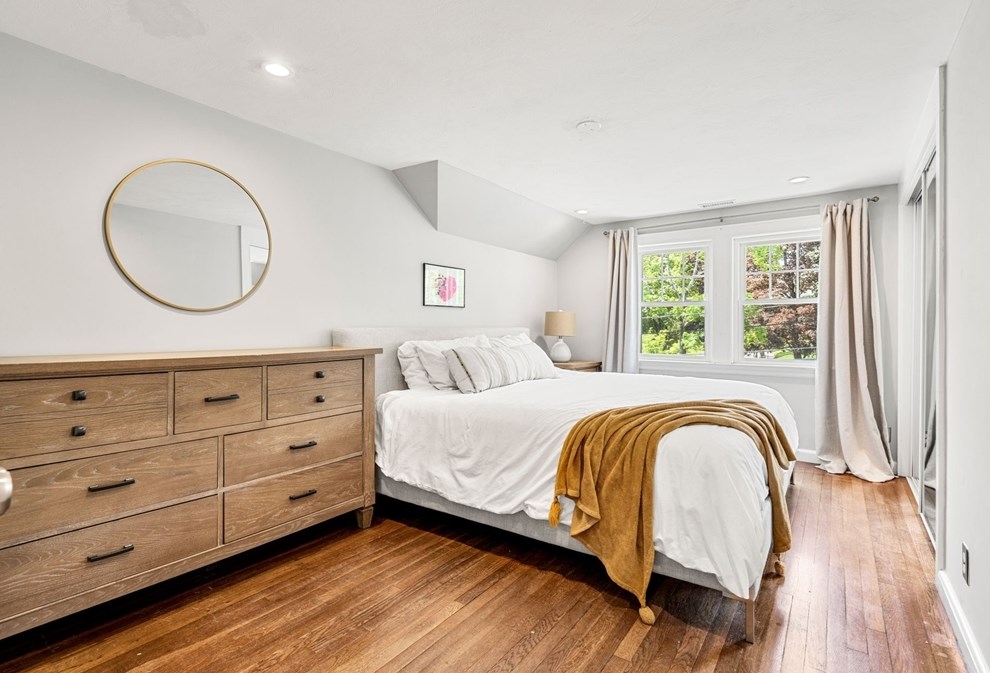 14 Pierrepont Rd, Newton MA 02462-1126 exterior