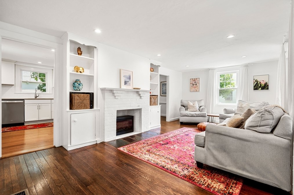 14 Pierrepont Rd, Newton MA 02462-1126 exterior