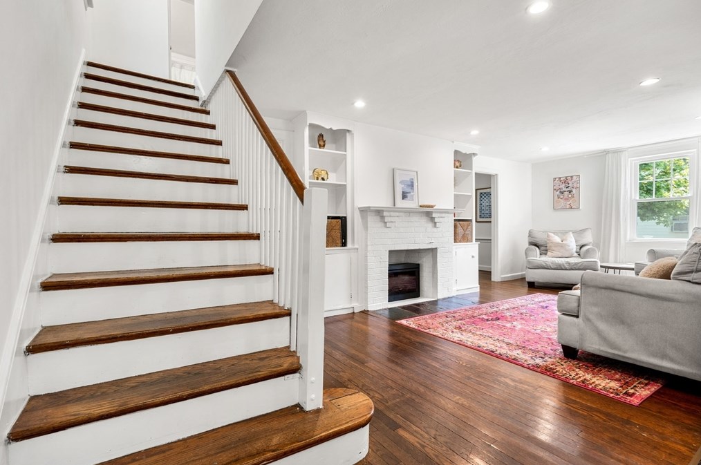 14 Pierrepont Rd, Newton MA 02462-1126 exterior