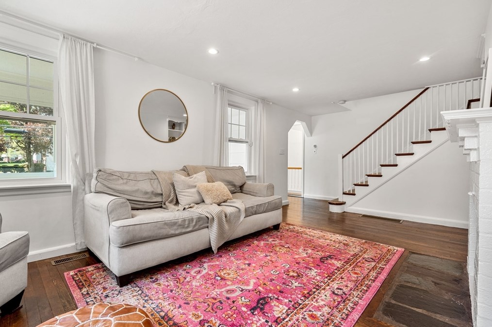 14 Pierrepont Rd, Newton MA 02462-1126 exterior