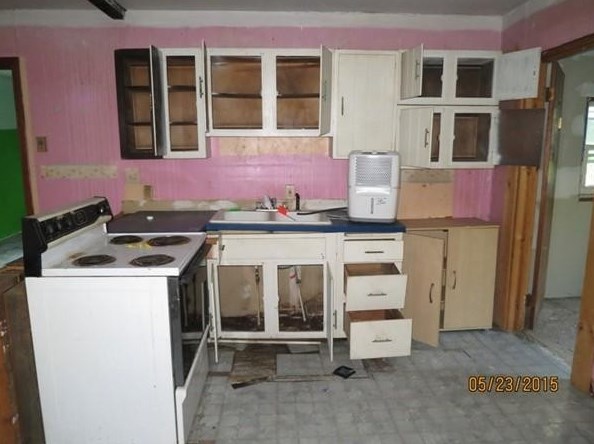 15 Curtin Rd, Peru MA 01235-9263 exterior