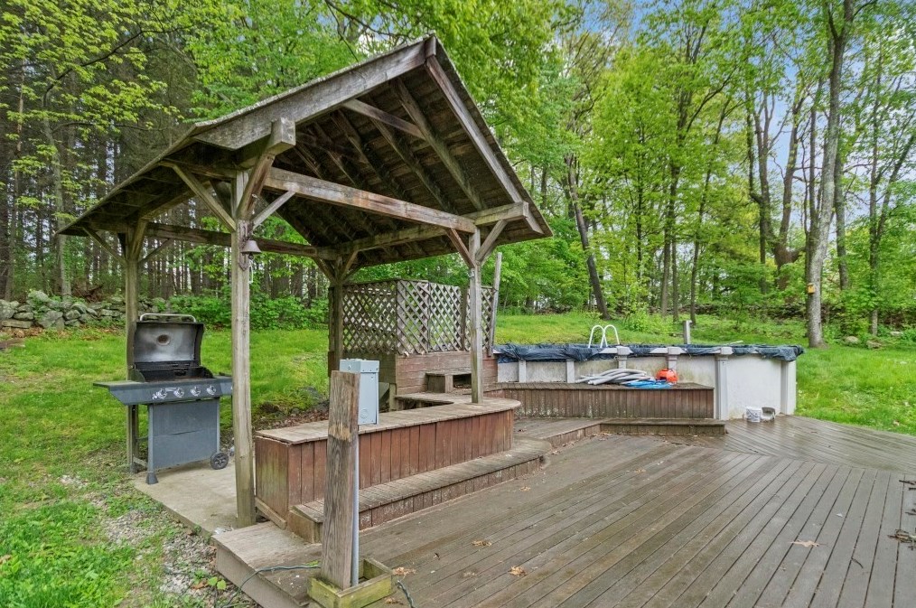 10 Marcius Rd, Worcester MA 01607-1229 exterior