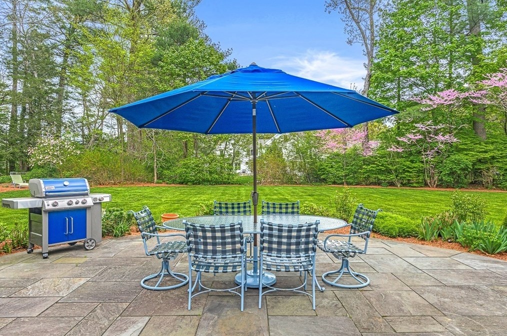 126 Alcott Rd, Concord MA  01742-2605 exterior