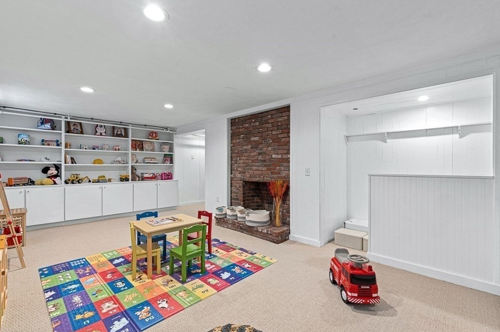 126 Alcott Rd, Concord MA  01742-2605 exterior