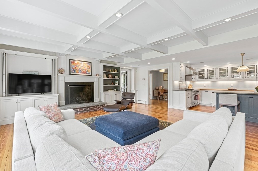 126 Alcott Rd, Concord MA  01742-2605 exterior