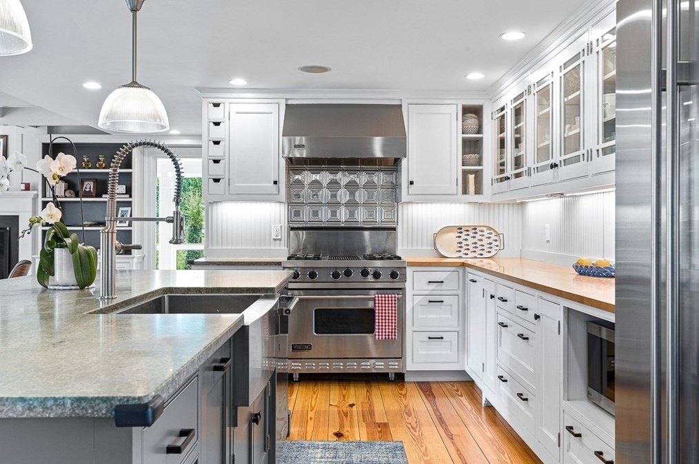 126 Alcott Rd, Concord MA  01742-2605 exterior