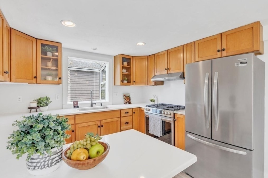 6 Everett Ave, Wareham, MA 02571