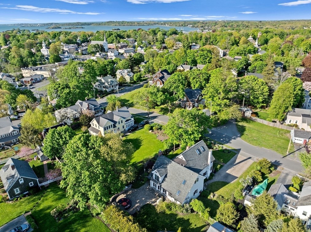 47 Lafayette Ave, Hingham MA 02043-2430 exterior