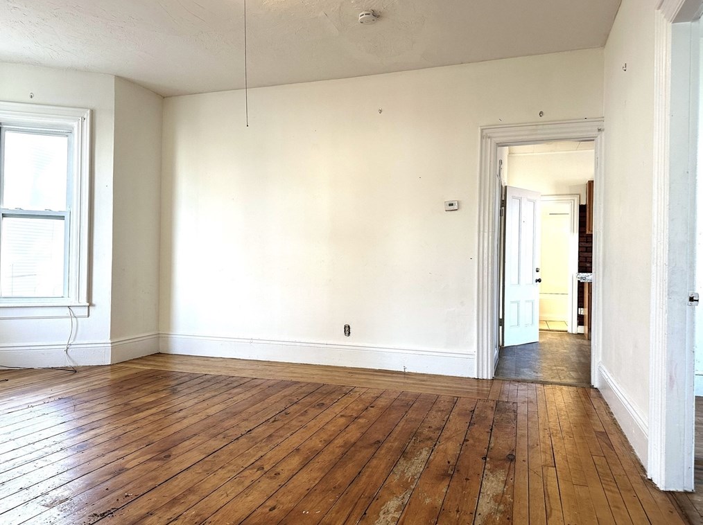 33 Russell St, Worcester MA  01609-1841 exterior