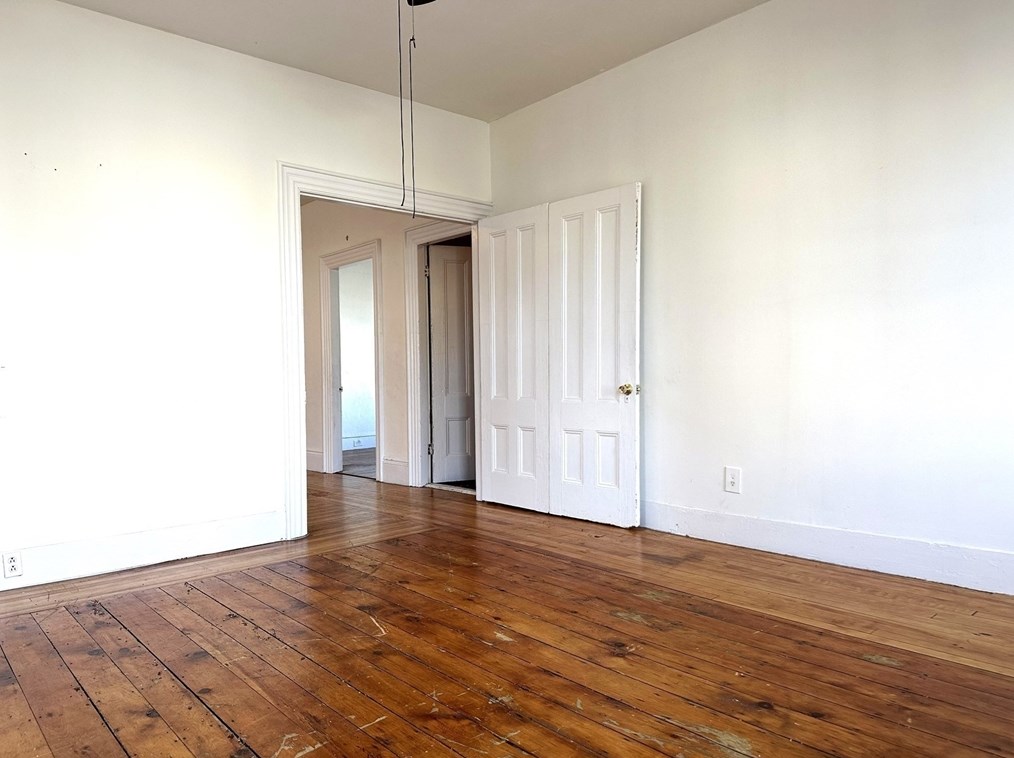 33 Russell St, Worcester MA  01609-1841 exterior